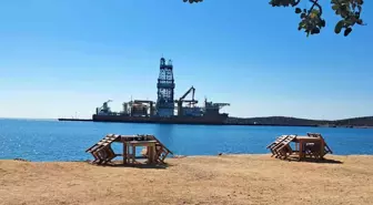 Türkiye'nin 5. Sondaj Gemisi 'West Draco' Mersin Limanı'na Yanaştı