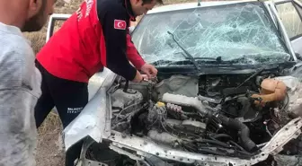 Balıkesir'de Çift Taraflı Trafik Kazası: 2 Yaralı