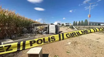 Karaman'da Kamyonet Devrildi, 2 Yaralı