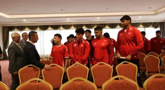 Kocaeli Valisi İlhami Aktaş’tan Güreş Milli Takımına Destek Ziyareti
