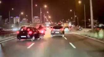 Bursa'da Otomobil Motosikletliye Çarptı, Sürücü Hafif Yaralandı