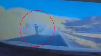 Siirt'te TIR Devrildi, Yaralı Yok