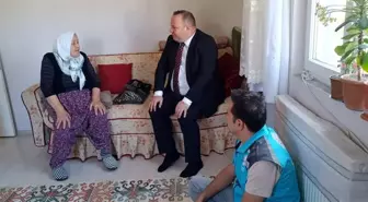 Kaymakam Eser, Dünya Yaşlılar Günü'nde Yaşlıları Ziyaret Etti