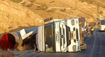 Siirt'te Tır Devrildi: Sürücü Kaza Sonrası İyi