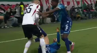 Yenilgiyi hazmedemedi! Legia Varşova'nın kaptanından Zeki Yavru'ya büyük saygısızlık