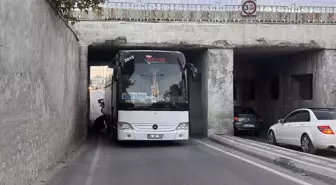 Ağrı 1970 SK'nin Takım Otobüsü Alt Geçide Sıkıştı