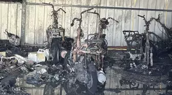 Alanya'da Motosiklet Tamir Dükkanında Yangın: Çok Sayıda Motosiklet Kullanılamaz Hale Geldi