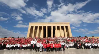 LÖSEV, Anıtkabir’de 100 Bin Kişiyle Anma Töreni Düzenledi