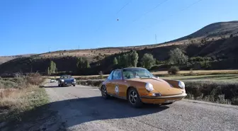 Klasik Otomobil Tutkunları Bayburt'ta