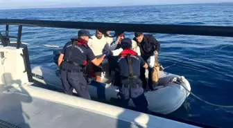 İzmir Açıklarında 44 Düzensiz Göçmen Yakalandı