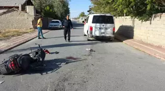 Aksaray'da Trafik Kazası: Anne ve 2 Çocuk Yaralı