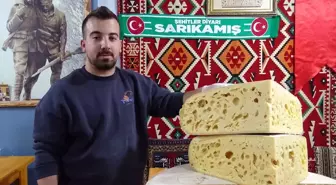 Kars'ta Sezonun İlk Gravyer Peyniri Tezgahlarda