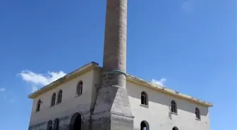 Kuraklık Nedeniyle Eski Yerleşim Yerleri Ortaya Çıktı