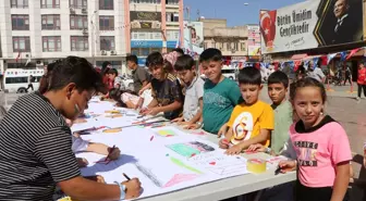 Kilis'te Filistinli Çocuklar İçin Çizim Etkinliği Düzenlendi