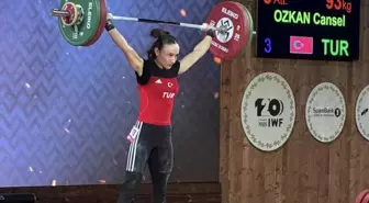 Cansel Özkan Dünya Halter Şampiyonası'nda Bronz Madalya Kazandı