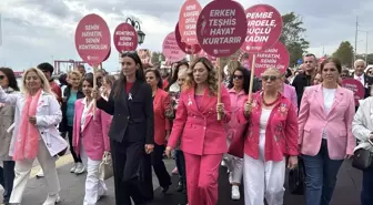 Tekirdağ'da Meme Kanseri Farkındalık İçin 'Pembe Festival' Düzenlendi