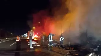 Şanlıurfa'da Televizyon Yüklü Tır Alev Alev Yandı