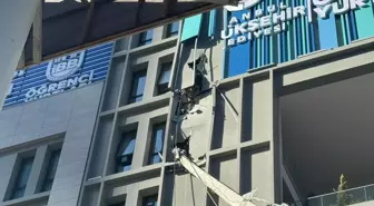 Şişli'de Yurt Binasına Devrilen Vinç Öğrencileri Tahliye Etti