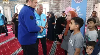 TDV'den Depremzedelere Yardım: 100 Aileye Alışveriş Kartı Dağıtıldı