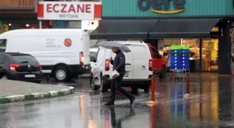 Marmara Bölgesinde Sağanak Yağış Hayatı Olumsuz Etkiliyor