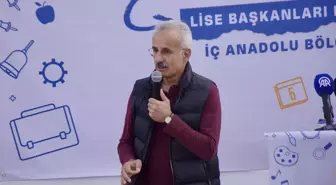 Ulaştırma ve Altyapı Bakanı Uraloğlu, Kırşehir'de gençlerle buluştu Açıklaması