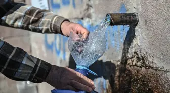Ankara'da Su Kesintisi: Yenimahalle'de Vatandaşlar Çeşmelerden Su Temin Ediyor