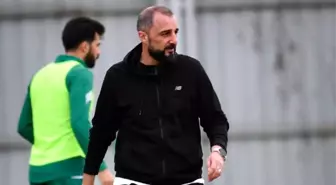 Bursaspor'da İstifa Şoku: Teknik Direktör ve Sportif Direktör Görevden Ayrıldı