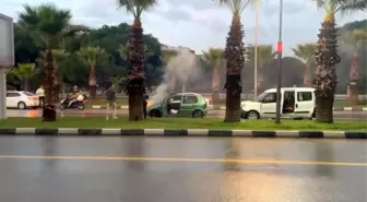 Manisa'da Seyir Halindeki Otomobil Alev Aldı