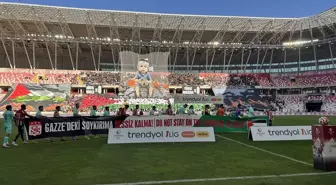 Sivasspor Taraftarından Filistin'e Destek Koreografisi