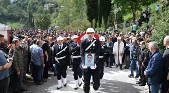 Uçuruma Düşen Polis Memuru Ahmet Çavuş Son Yolculuğuna Uğurlandı