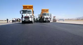 Van Ferit Melen Havalimanı'nın Pisti Yenileniyor