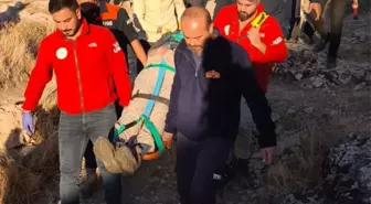 Van Kalesi'nde Mağaraya Düşen Alman Turist Kurtarıldı