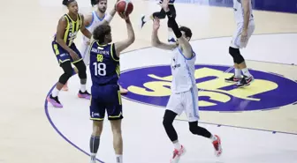 Fenerbahçe Beko, Aliağa Petkim Spor'u 105-83 yenerek ilk galibiyetini aldı