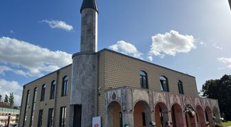 Almanya'da DİTİB'e Bağlı Yeşil Cami İbadete Açıldı