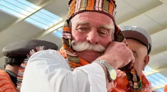 Antalya'da bir ilginç yarışma! Bıyığını buran koştu geldi