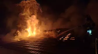 Bursa'da Oto Yedek Parça Dükkanında Yangın