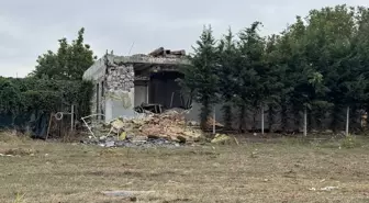 Edirne'de Ruhsatsız Villa Yıkılıyor