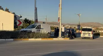 Elazığ'da Kaza: 3 Kişi Yaralandı