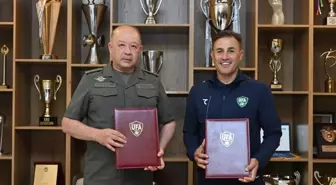 Fabio Cannavaro, tarihinde ilk kez Dünya Kupası'na katılacak takımın başına geçti