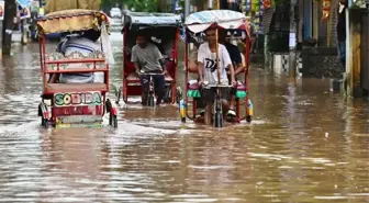 Hindistan'da Şiddetli Yağışlar Sonucu 23 Kişi Hayatını Kaybetti