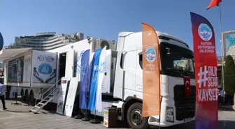 Kayseri'de Mobil Dijital Gençlik Merkezi Açıldı