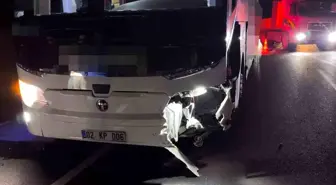 Isparta'da Otomobil ile Otobüs Çarpıştı: Sürücü Hayatını Kaybetti