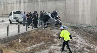 Konya'da Devrilen Otomobil Kazası: 1 Ölü, 1 Yaralı