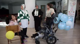 14 Yaşındaki Zeynep'e Destek: Yeni Pozisyonlama Cihazı Teslim Edildi