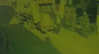 Çanakkale'de Geri Dönüşüm Kamyonunun Çarptığı 81 Yaşındaki Adam Hayatını Kaybetti