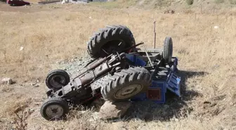 Tokat'ta Traktör Devrildi: 2 Yaralı