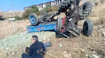 Tokat'ta Traktör Devrildi: 2 Yaralı