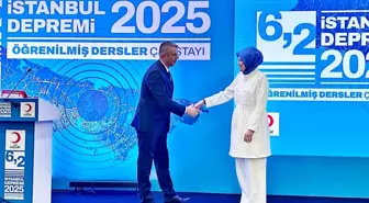 Türk Kızılay'a Teşekkür Belgesi Takdim Edildi