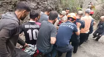 Yol Açma Çalışmasında Uçuruma Yuvarlanan İş Makinesi Operatörü Hayatını Kaybetti