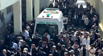 Yüksekova'da Bıçaklı Saldırı: 21 Yaşındaki Yusuf Babat Hayatını Kaybetti